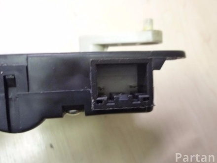 HYUNDAI HCC D332-QQ7LA / HCCD332QQ7LA i10 (PA) 2010 Adjustment motor for regulating flap