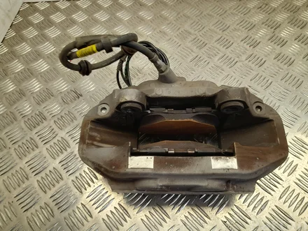 Mercedes-Benz 360X36 EQC (N293) 2022 Bremssattel vorne rechts