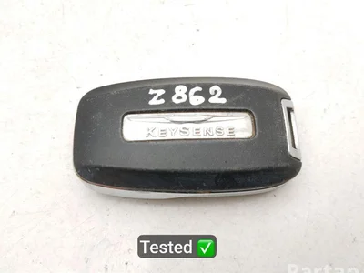 Chrysler 68238689AC Pacifica 2018 Key