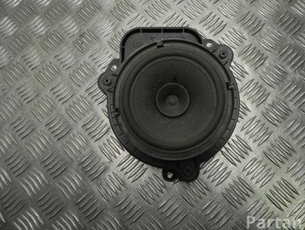 NISSAN RH NP300 NAVARA Platform/Chassis (D40) 2010 Loudspeaker