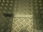 PEUGEOT 9680369580 5008 2011 Cubierta del lateral