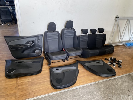 TOYOTA YARIS (_P13_) 2016 Set of seats Door trim panel