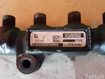 FORD 9654592680 FIESTA VI 2011 Fuel rail