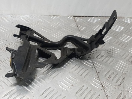 BMW 7046351 7 (F01, F02, F03, F04) 2014 Bracket for wing