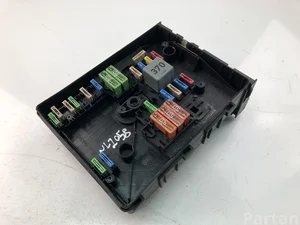 Volkswagen 1K0937125A GOLF V (1K1) 2008 Fuse Box