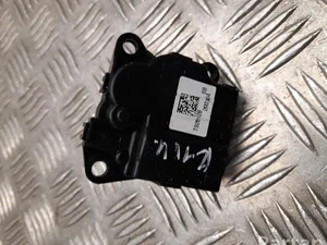 Tesla T92882B MODEL 3 2020 Adjustment motor for regulating flap