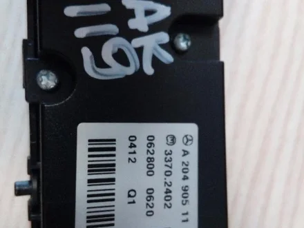 Mercedes-Benz A 204 905 11 00 / A2049051100 C-CLASS (W204) 2010 Mehrfachschalter