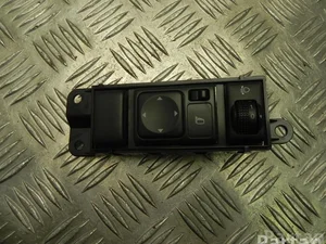 Nissan 681RUBV80A JUKE (F15) 2016 Switch for electrically operated rear view mirror