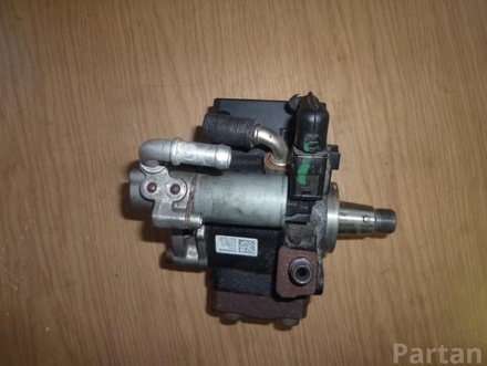 AUDI 03L 130 755 E / 03L130755E A4 (8K2, B8) 2010 Fuel Pump