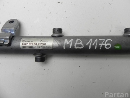 MERCEDES-BENZ A 642 070 30 95 / A6420703095 S-CLASS (W222, V222, X222) 2015 Fuel rail