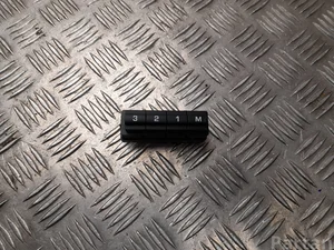 Land Rover LK72-14776-AA / LK7214776AA DISCOVERY SPORT (L550) 2019 Memory switch for seat adjustment