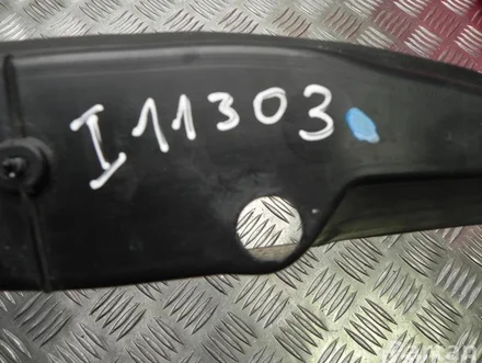 Mercedes-Benz A 204 889 02 25 / A2048890225 C-CLASS (W204) 2010 Verkleidungsträger