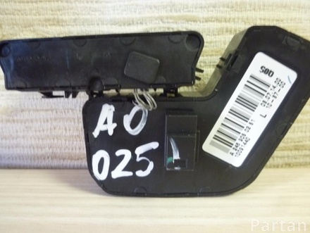 MERCEDES-BENZ A 246 905 02 51 / A2469050251 CLA Coupe (C117) 2014 Switch module for seat