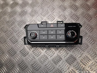Ssangyong 68701-35010 / 6870135010 Tivoli Grand 2022 Bedienteil Klimaautomatik